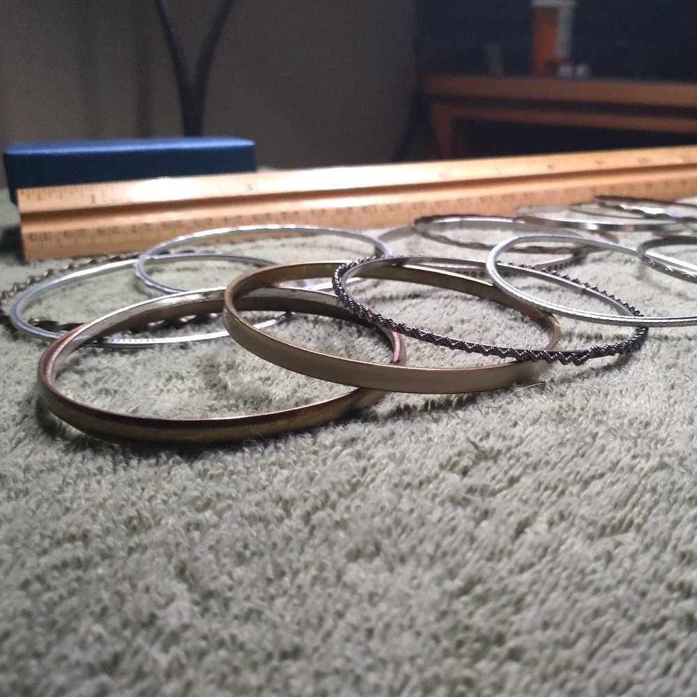 Lot of 15 bracelets mixed looks 3 inches
